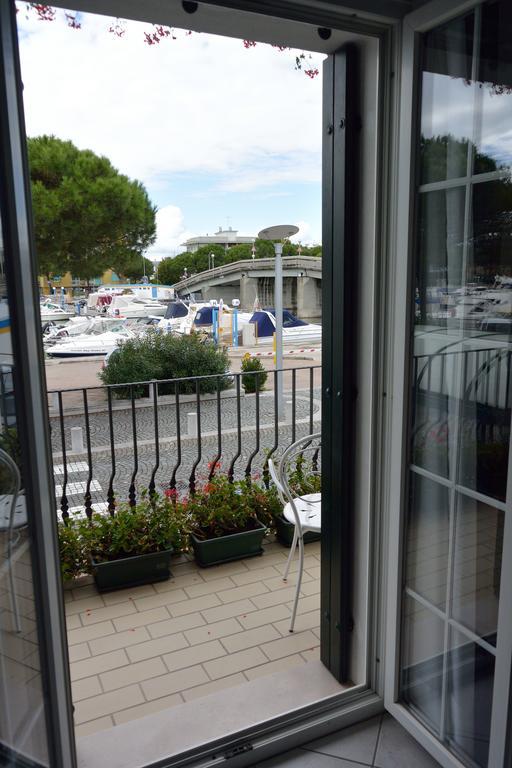 Hotel La Goletta Lignano Sabbiadoro Rum bild